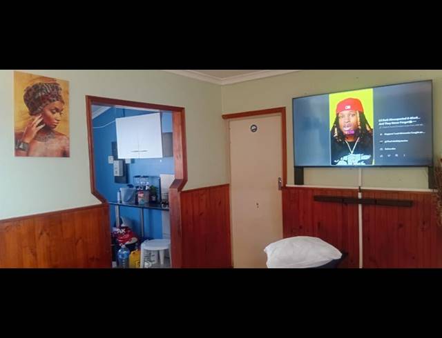 1 BEDROOM HOUSE FOR SALE IN STEENBERG